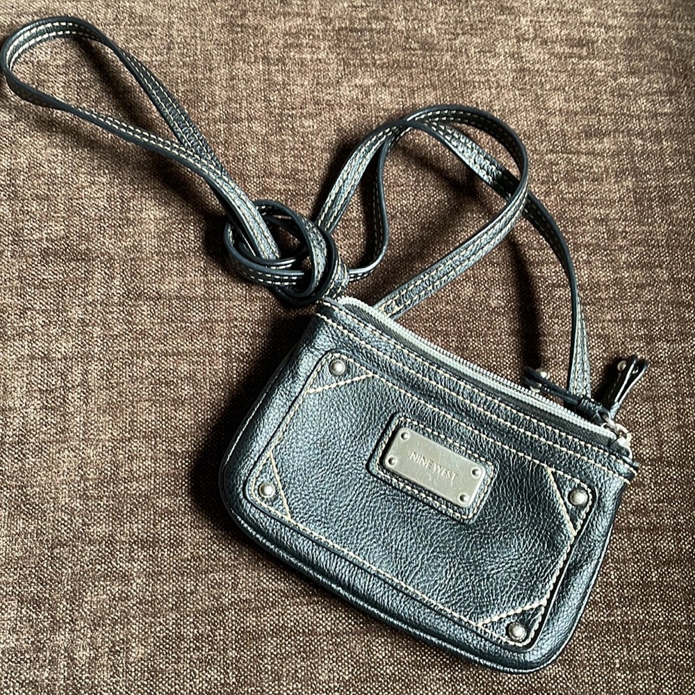 💚 Gently Used Nine West Small Crossbody Purse